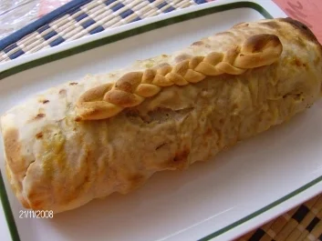 Rezept: Rinderbrühe mit Hackfleischstrudel Rinderbrühe mit Hackfleischstrudel - Rezept