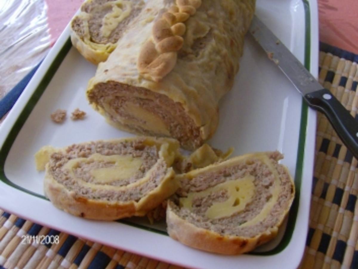 Rinderbrühe mit Hackfleischstrudel - von Mariposa