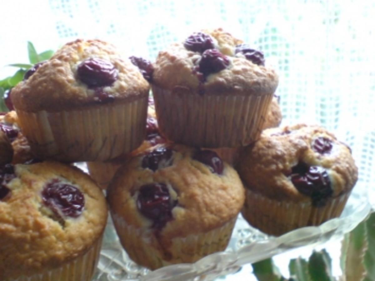 Kokos-Kirsch-Muffin - Rezept mit Bild - kochbar.de