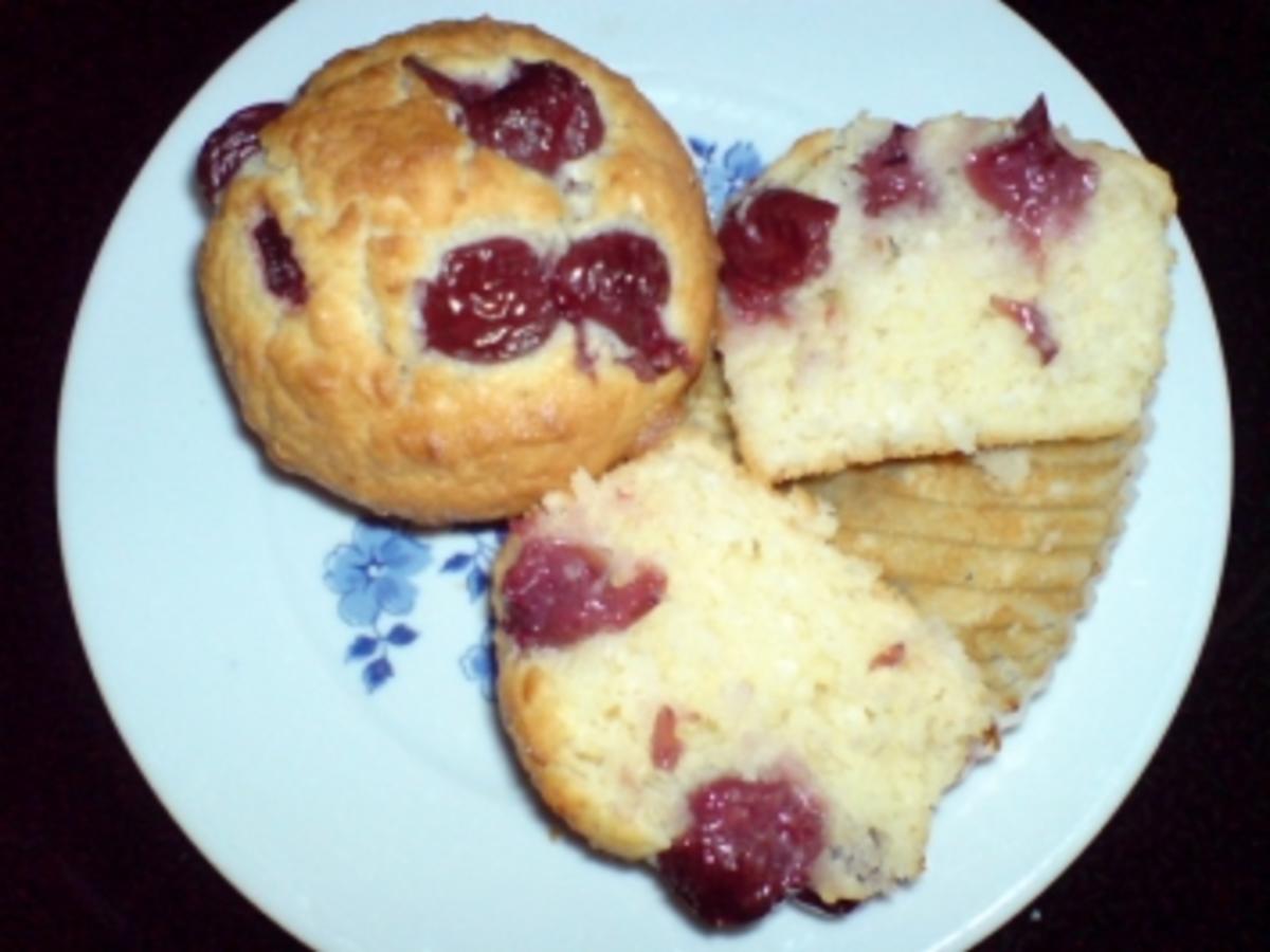 Kokos-Kirsch-Muffin - Rezept mit Bild - kochbar.de