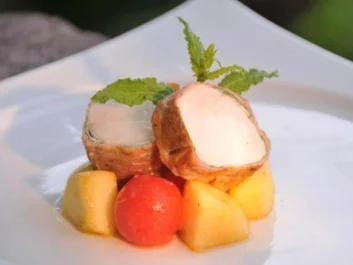 Rezept: Seeteufelmedailons im Tiroler Speckmantel Seeteufelmedailons im Tiroler Speckmantel - Rezept