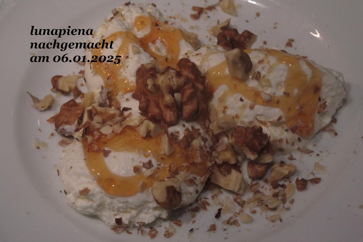 Joghurtmousse mit Honig und Walnüssen - Rezept - Bild Nr. 2