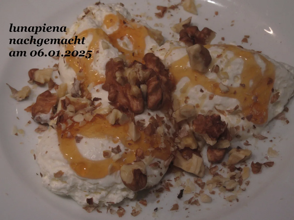 Joghurtmousse mit Honig und Walnüssen - Rezept - Bild Nr. 2