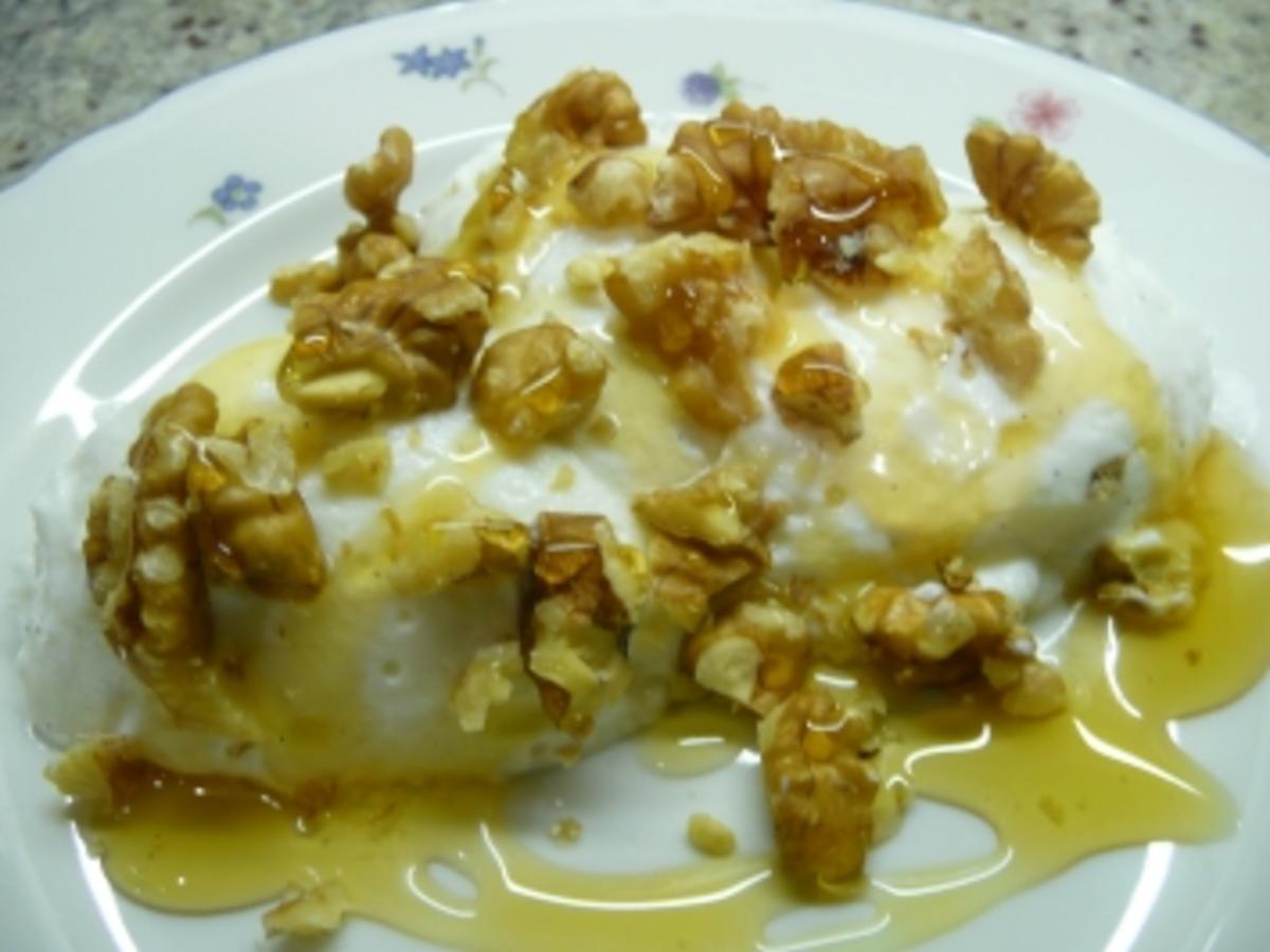 Joghurtmousse mit Honig und Walnüssen - einfach - von Anna-Anita