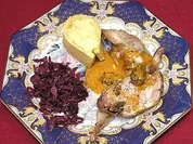 Gefüllte Wachteln mit Kartoffel-Baumkuchen und Gewürzrotkraut - Rezept