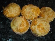 Rezept: Pizza-Käse-Muffins; pikantes Gebäck als Fingerfood, Snack für Buffet oder Party Pizza-Käse-Muffins; pikantes Gebäck als Fingerfood, Snack für Buffet oder Party - Rezept