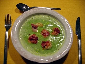 Erbsensuppe mit Garnelen - Rezept