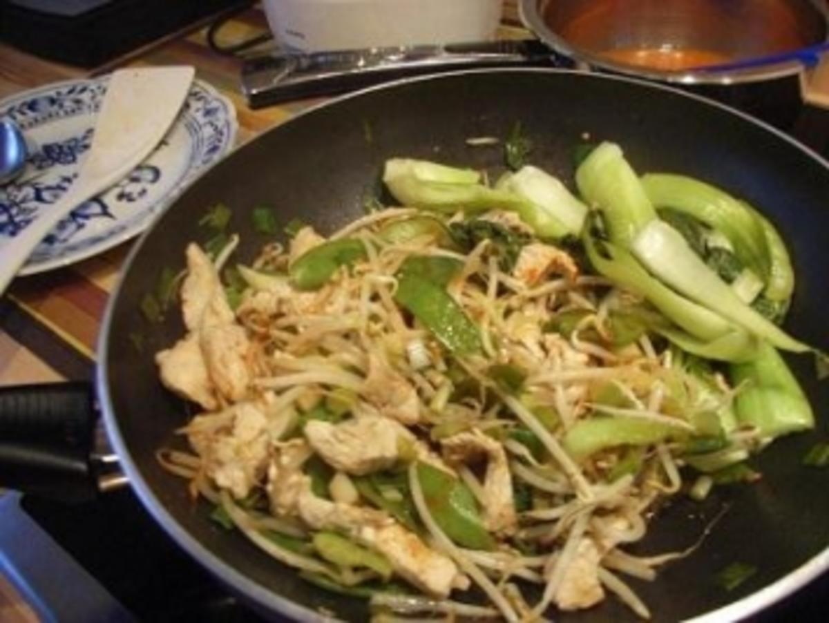 Putenpfanne mit Pak-Choi-Gemüse und Mie-Nudeln - Rezept von elke42