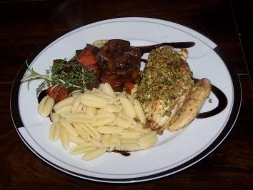 Kräuter-Hähnchenfilet mit Balsamicogemüse - Rezept