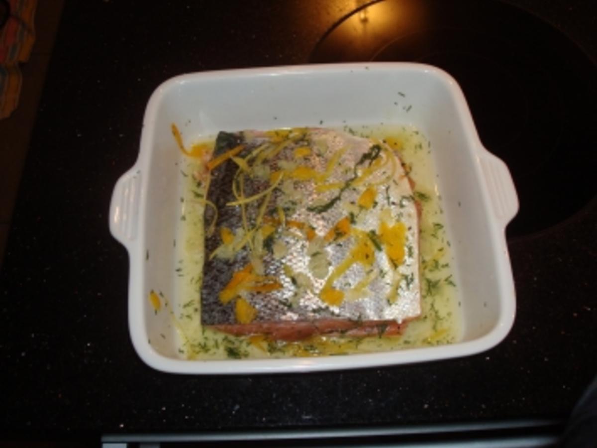 Hausgemachter GRAVED LACHS mit zweierlei Saucen - Rezept - kochbar.de Hausgemachter GRAVED LACHS mit zweierlei Saucen - Rezept - kochbar.de