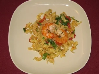 Joghurt-Limetten-Nudeln mit Tomaten und Gambas - Rezept