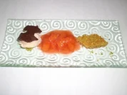 Marzipaneis mit Blutorangenkompott und Pistazienküchlein - Rezept