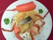 Forellen-Ingwer-Maultaschen und Hummer in Koriandersoße - Rezept