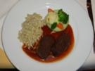 Hirschrückenfilet unter Schokoladenkruste mit Spätzle und Kohlrabinest - Rezept