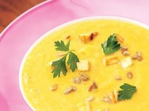 Rezept: Zucchini-Kartoffelcremesuppe mit Croutons Zucchini-Kartoffelcremesuppe mit Croutons - Rezept