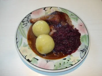 Rezept: Ente mit Hackfleischfüllung Ente mit Hackfleischfüllung - Rezept