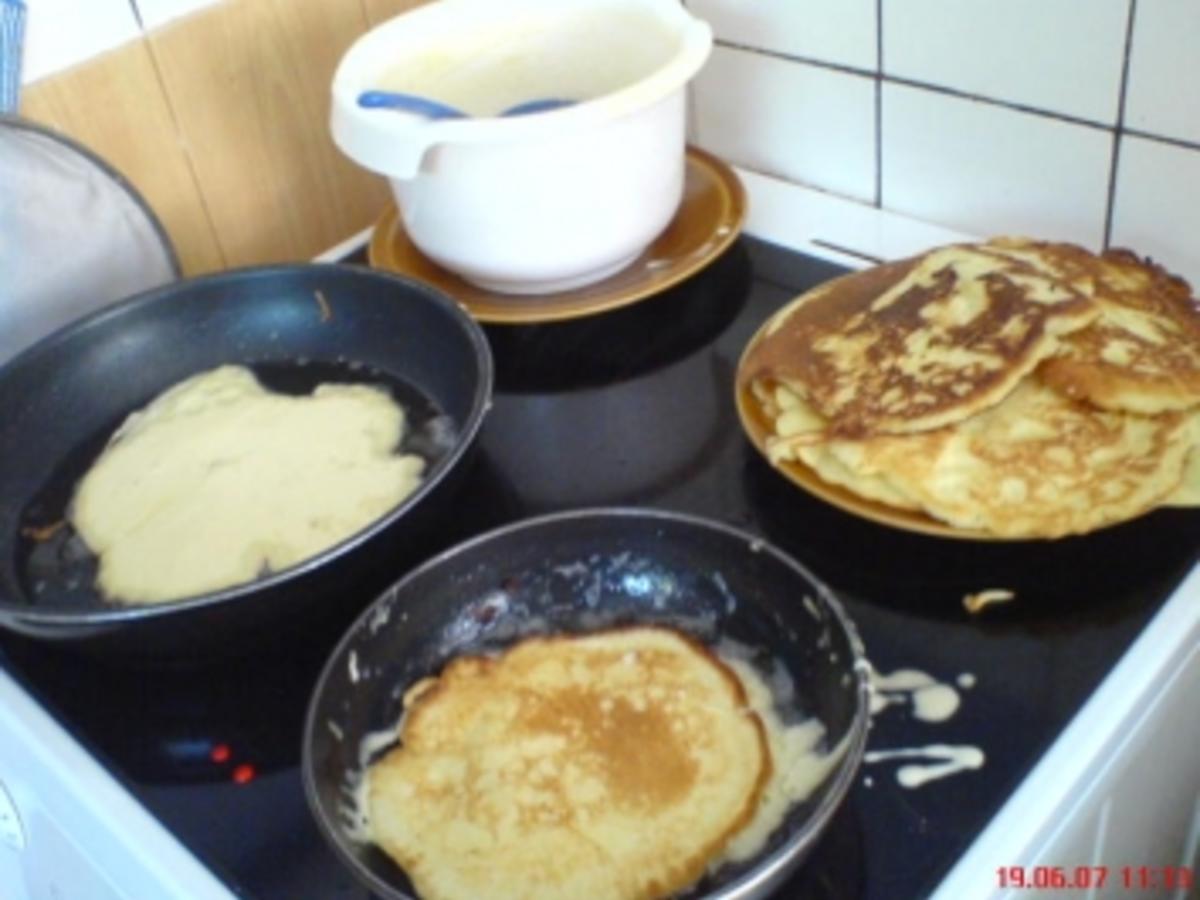 Eierkuchen - Plinsen - Rezept mit Video - kochbar.de