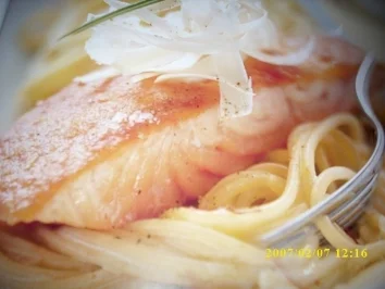 Gebratener Lachs mit Spagetti und Meerretich - Rezept
