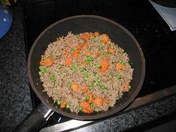 Rezept: Hackfleisch-Schmand-Torte Hackfleisch-Schmand-Torte - Rezept