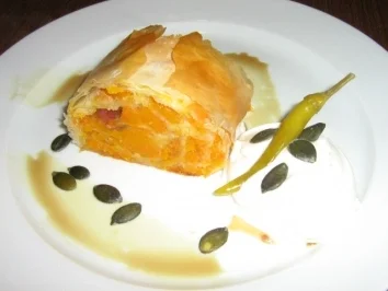 Rezept: Kürbis Strudel mit Speck Kürbis Strudel mit Speck - Rezept