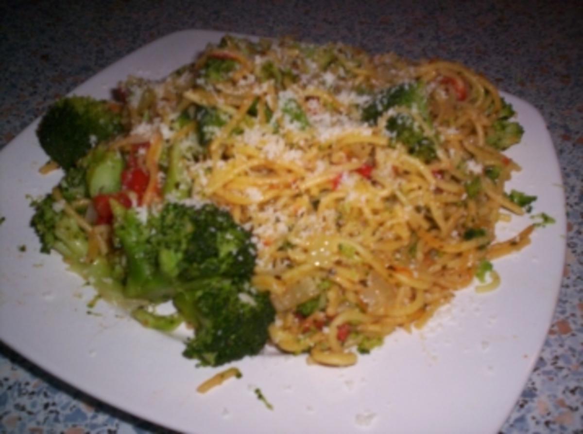 Spaghetti mit Broccoli und Cocktailtomaten - Rezept