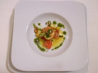 Pilz-Knoblauch-Soufflee an Sauce Hollandaise - Rezept