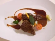 Rezept: Roastbeeftopf mit Zitronenpüree und Ingwer-Tomaten Roastbeeftopf mit Zitronenpüree und Ingwer-Tomaten - Rezept