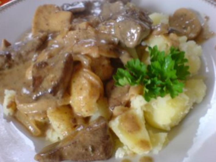 Lebergulasch mit Leber und Mehl - Rezept mit Bild - kochbar.de