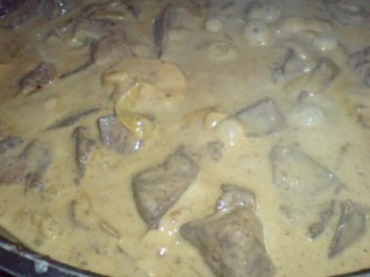 Lebergulasch mit Leber und Mehl - Rezept mit Bild - kochbar.de