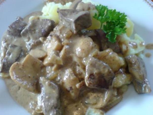 Lebergulasch mit Leber und Mehl - Rezept mit Bild - kochbar.de