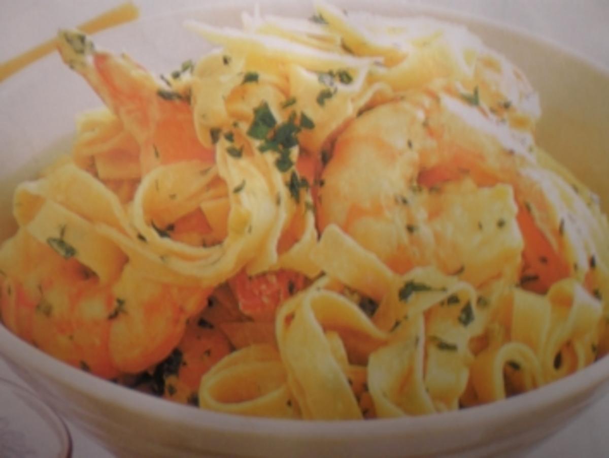 Bilder für Tagliatelle mit Garnelen-Sahne-Sauce - Rezept