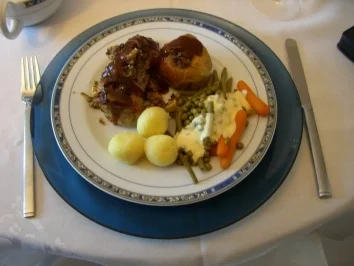 Rezept: Rinderbraten mit Bratapfelkruste Rinderbraten mit Bratapfelkruste - Rezept