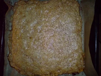 Süße Nussecken mit Orangenlikör - Rezept