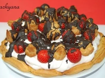 Erdbeere Brandteig Torte - Rezept