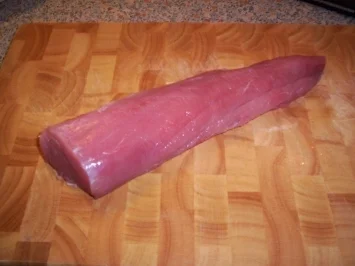 Rezept: Manu´s Schweinefilet gefüllt mit Pflaumen und Nüssen Manu´s Schweinefilet gefüllt mit Pflaumen und Nüssen - Rezept