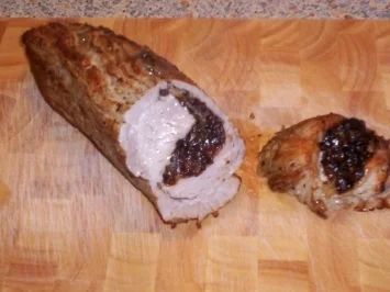 Rezept: Manu´s Schweinefilet gefüllt mit Pflaumen und Nüssen Manu´s Schweinefilet gefüllt mit Pflaumen und Nüssen - Rezept