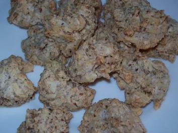 Rezept: Haselnuß-Mandel-Makronen Haselnuß-Mandel-Makronen - Rezept