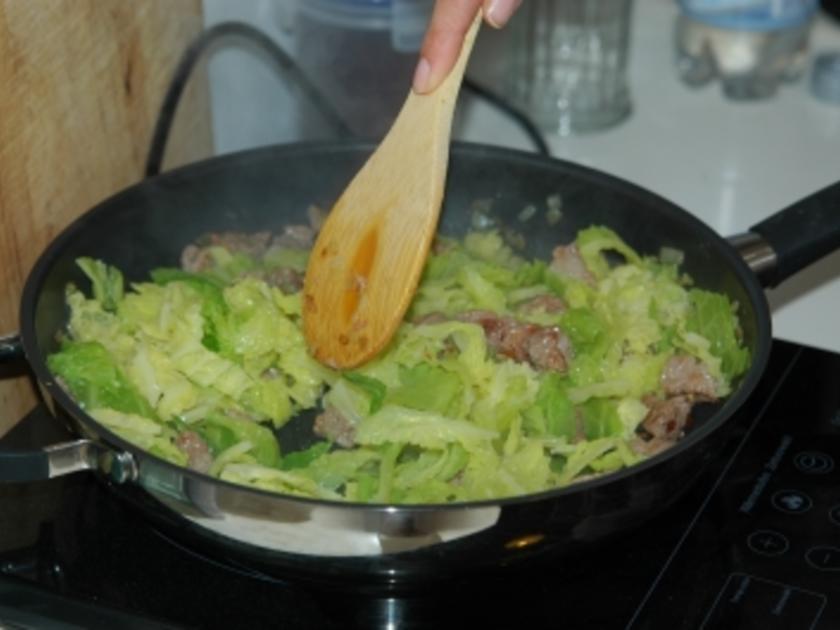 Pasta mit Wirsing und Bratwurstbrät - Rezept - kochbar.de