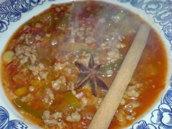 Rezept: Exotische Hackfleischsuppe Exotische Hackfleischsuppe - Rezept