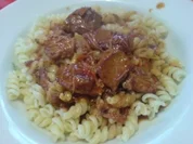 Gulasch mit Nudeln - Rezept