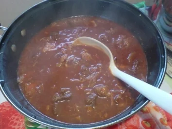Gulasch mit Nudeln - Rezept