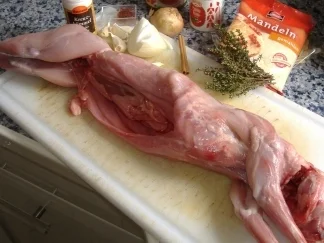 Kaninchen in Mandelsauce - Rezept
