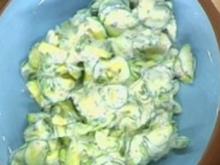 Marinierte Zucchini mit Joghurtdressing - Rezept