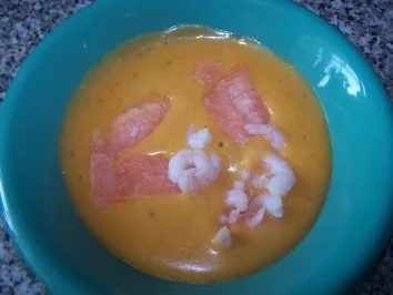 Krebssuppe mit Shrimps und Lachs - Rezept