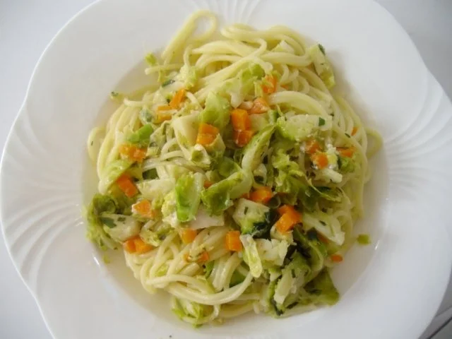 Lauwarmer Rosenkohl mit Vinaigrette und Schafskäse - Rezept - Bild Nr. 2