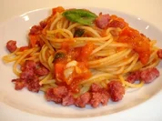 Pasta mit Tomaten und Salsiccia - Rezept