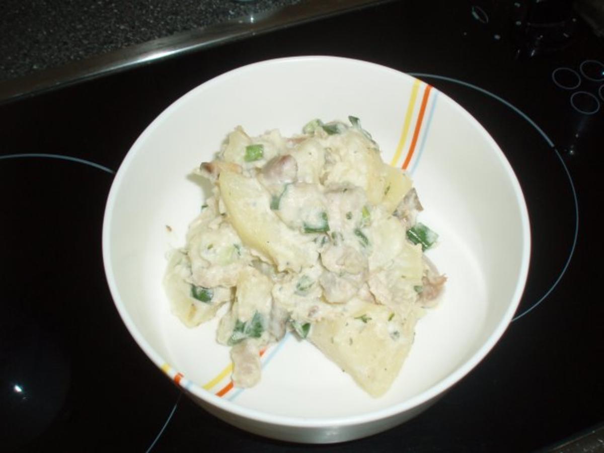 Kartoffelsalat mit Meerrettich und geräucherter Forelle - Rezept - Bild Nr. 2