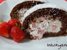 Rezept: Biskuitroulade mit Erdbeerfüllung Biskuitroulade mit Erdbeerfüllung - Rezept
