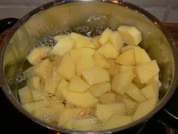 Rezept: Kartoffelplätzchen "Weihnachtszeit" Kartoffelplätzchen "Weihnachtszeit" - Rezept