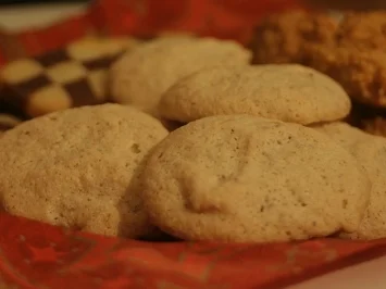 Rezept: Grieß-Mandel-Makronen Grieß-Mandel-Makronen - Rezept